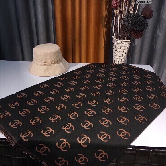 💎✨AUTHENTIC✨💎CHANEL scarf